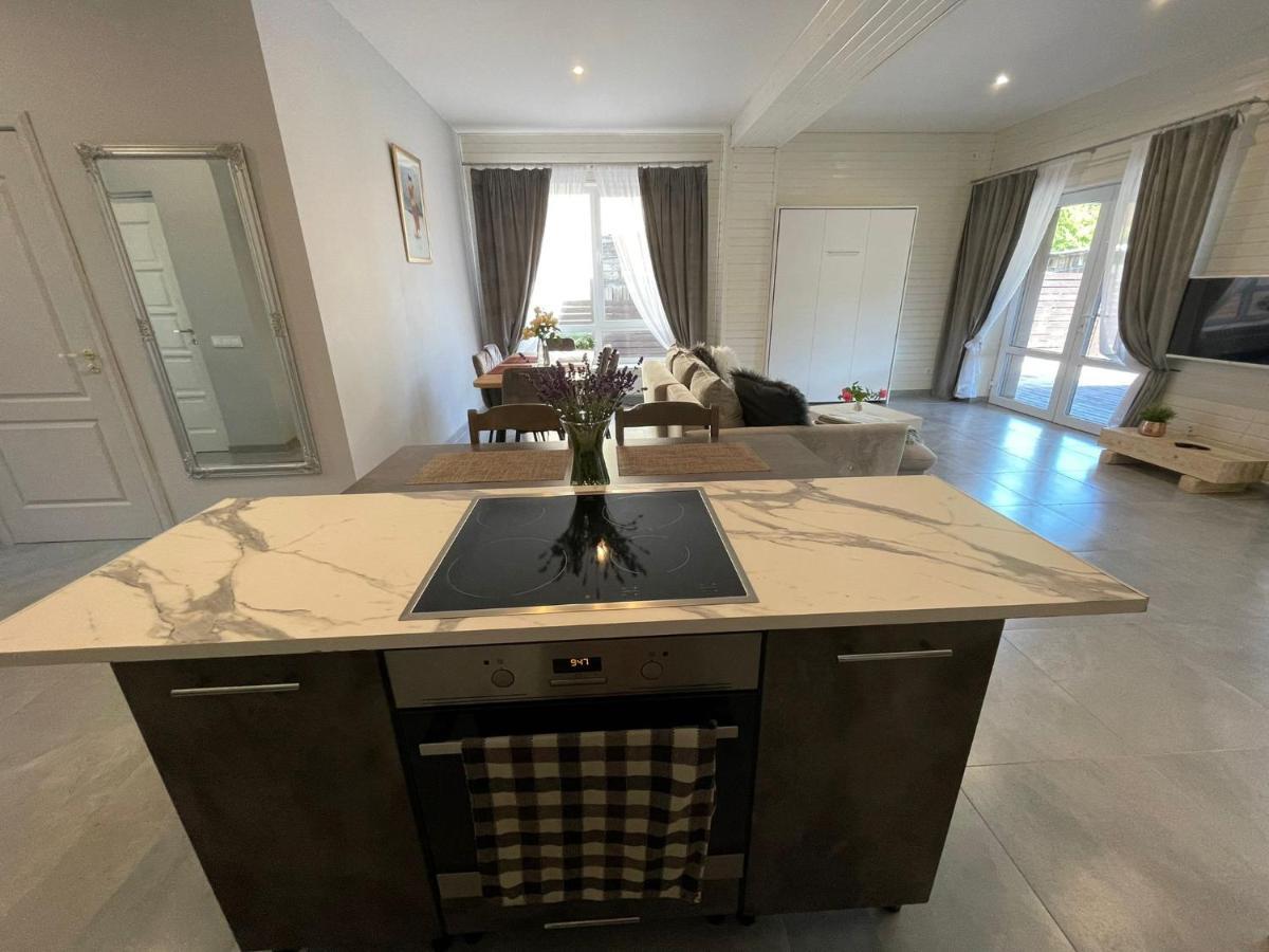 Apartamenti Starp Krastiem Liepāja Extérieur photo